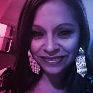 Meet your Posher, Claudia